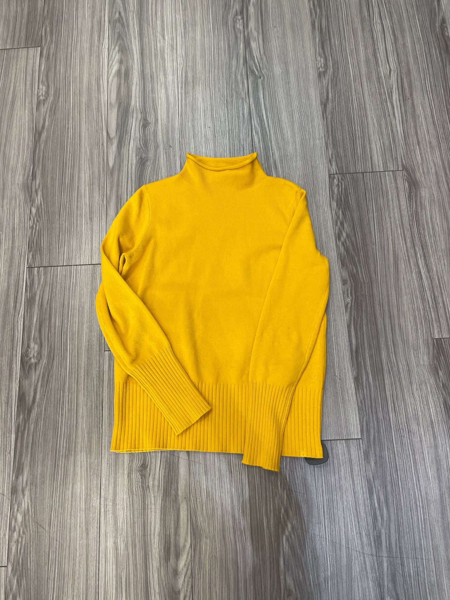 Yellow Sweater French Connection, Size M