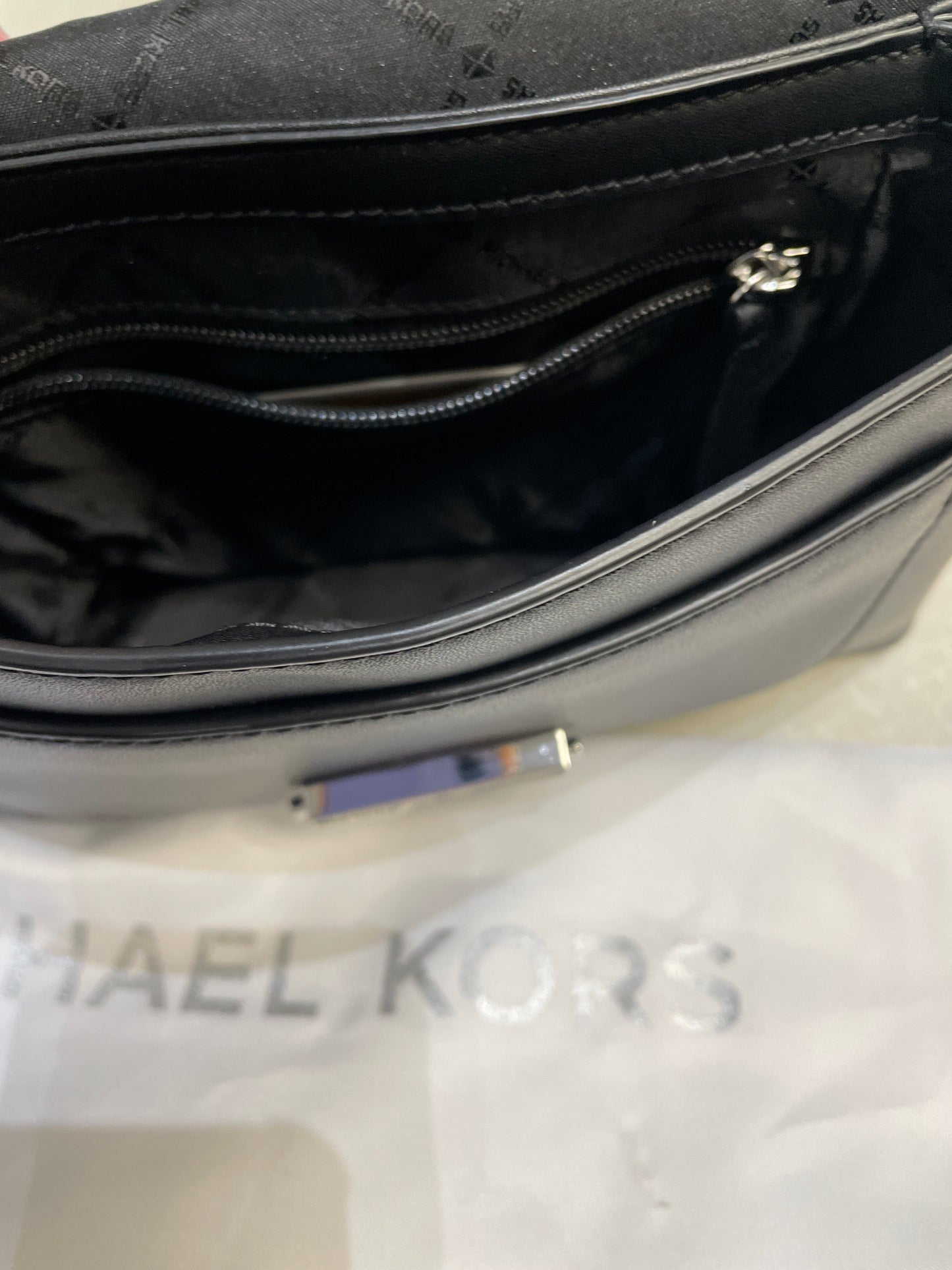 Handbag Designer By Michael Kors, Size: Medium