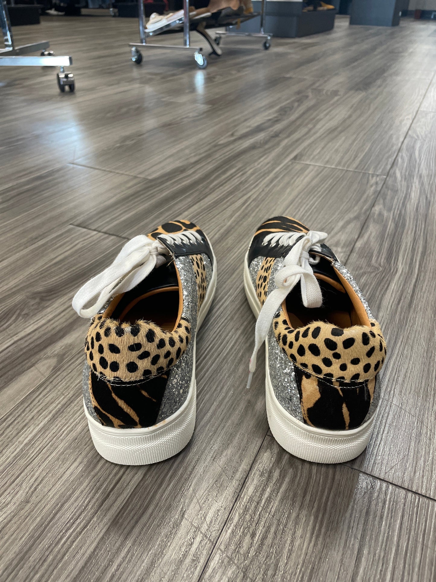 Animal Print Shoes Athletic Dolce Vita, Size 10