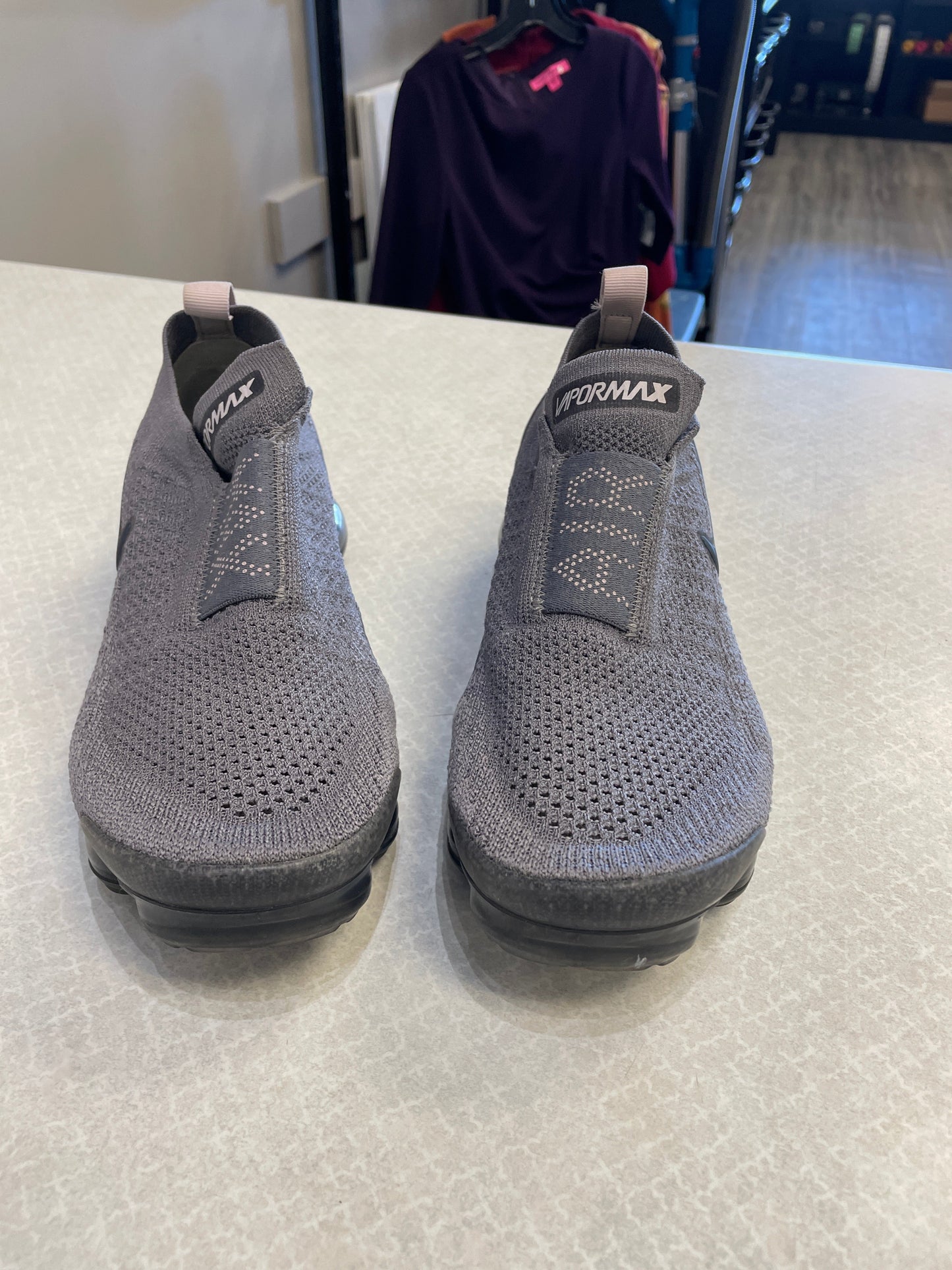 Shoes Athletic By Nike In Grey, Size: 8