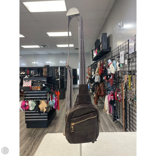 Handbag By Clothes Mentor, Size: Medium