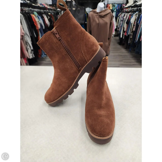 Boots Ankle Flats By Vionic In Brown, Size: 6.5