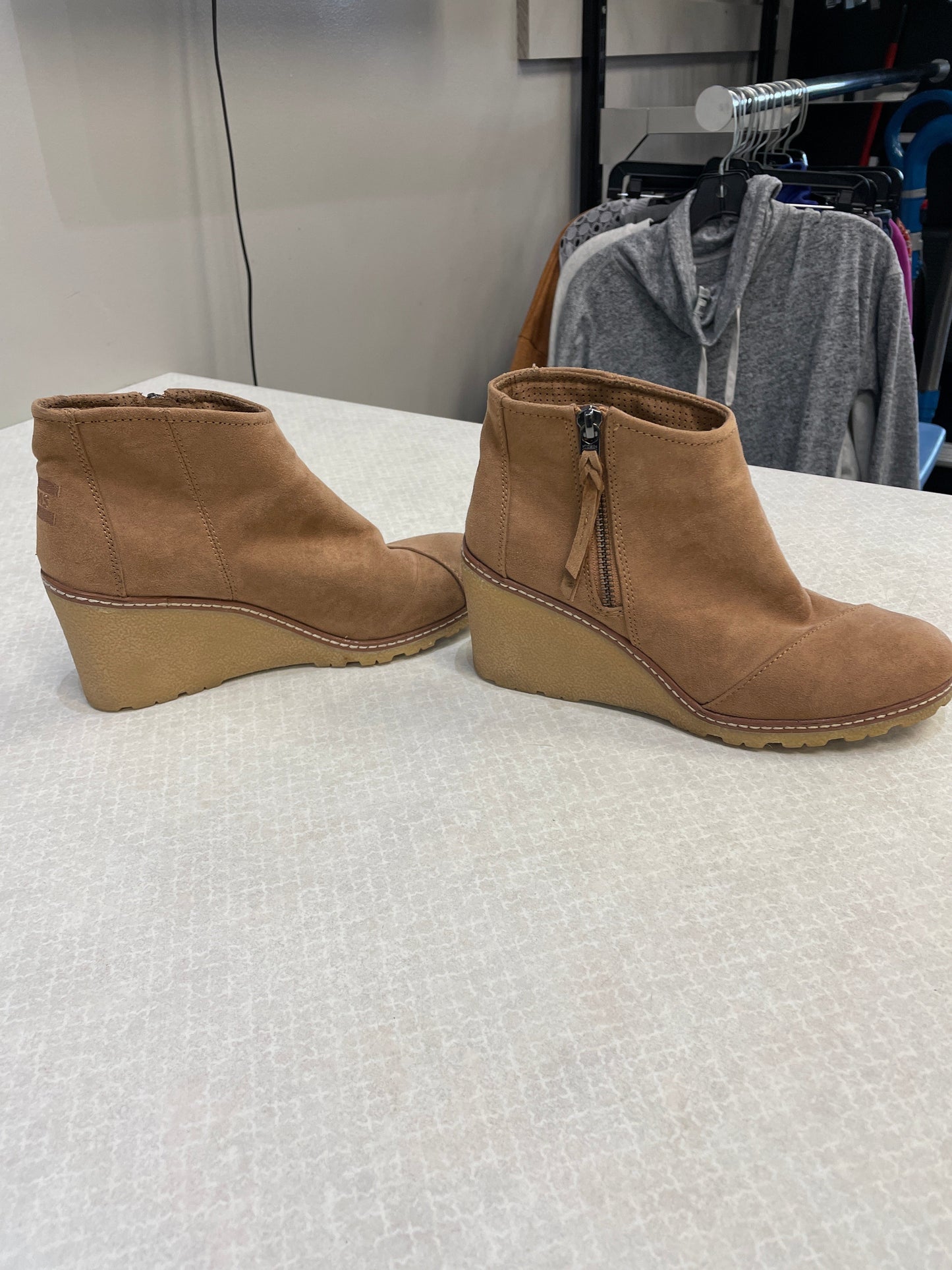 Boots Ankle Heels By Toms In Tan, Size: 7