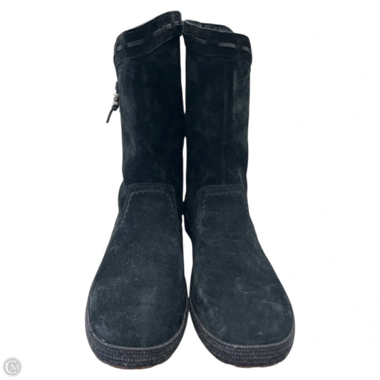 Boots Designer By Ugg In Black, Size: 8.5