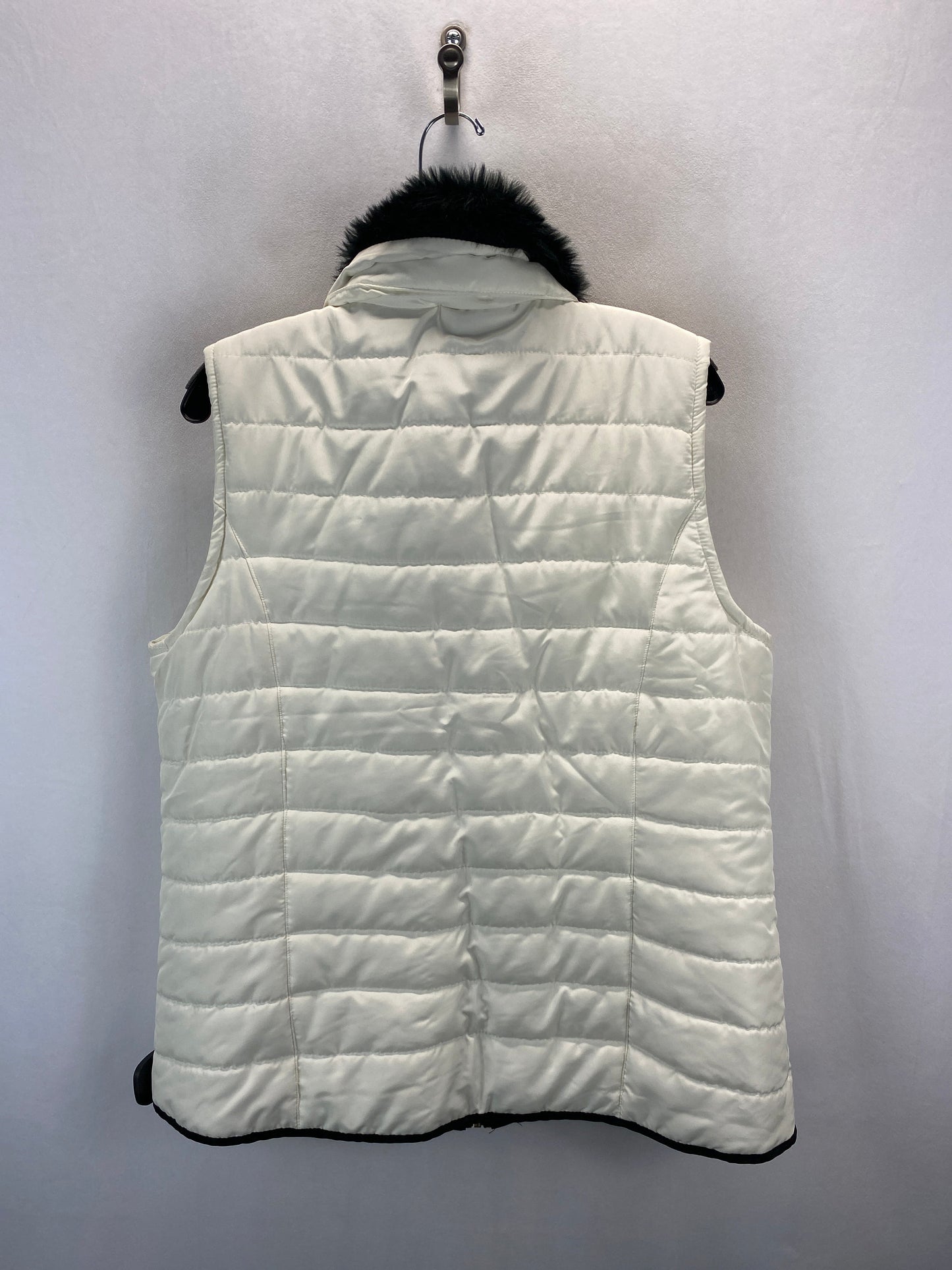 Vest Puffer & Quilted By Clothes Mentor In White, Size: Xl