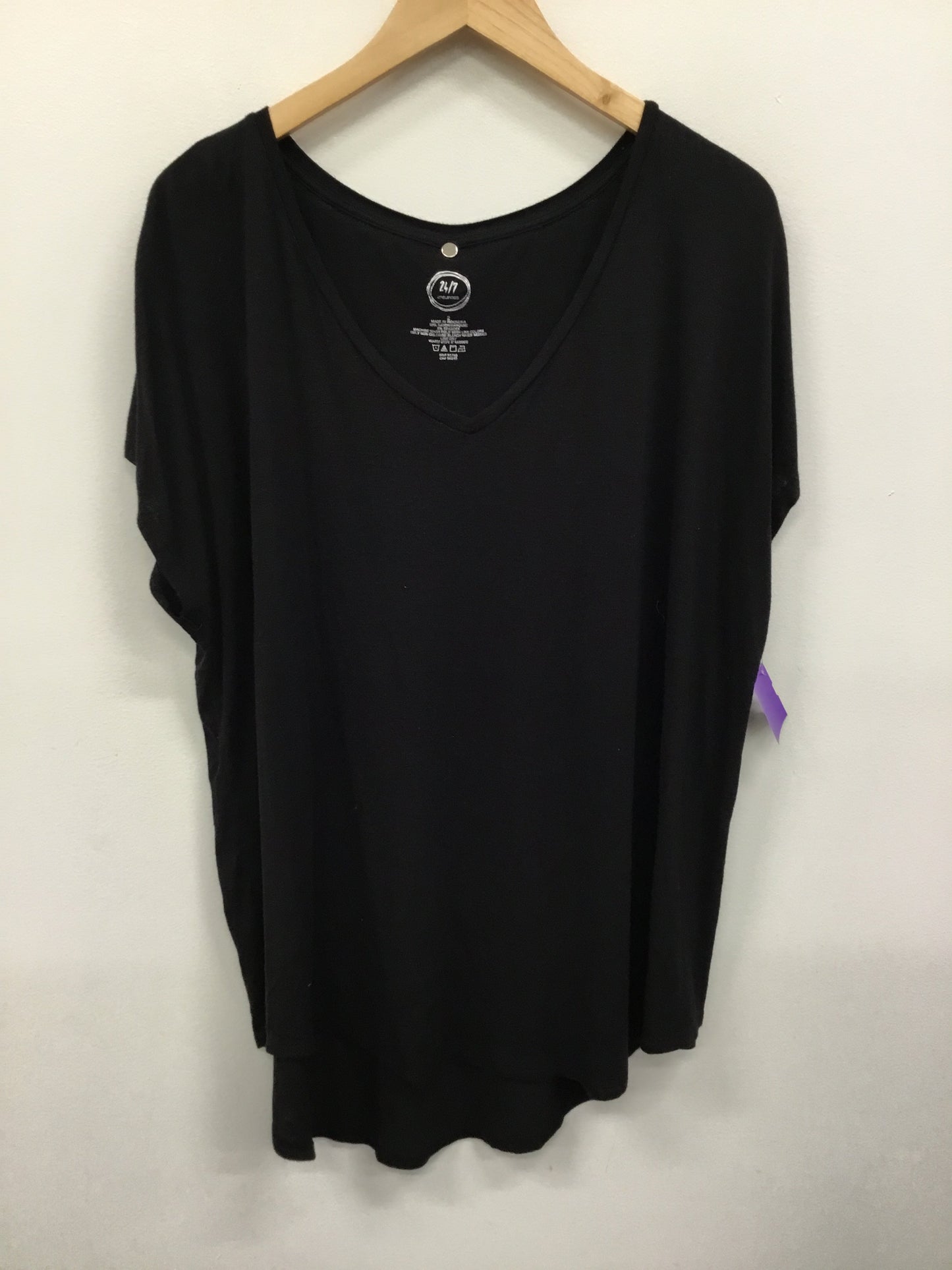 Top Short Sleeve Basic By Maurices In Black, Size: 2x