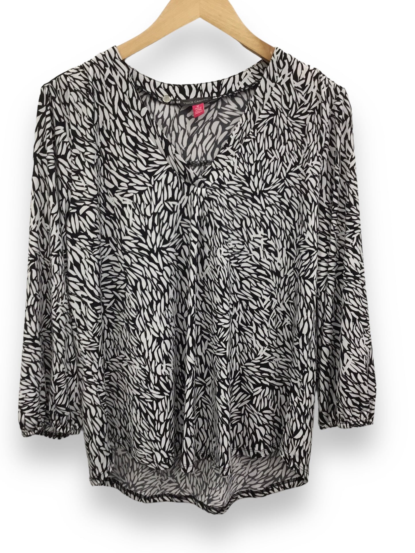 Top Long Sleeve By Vince Camuto In Black & White, Size: M