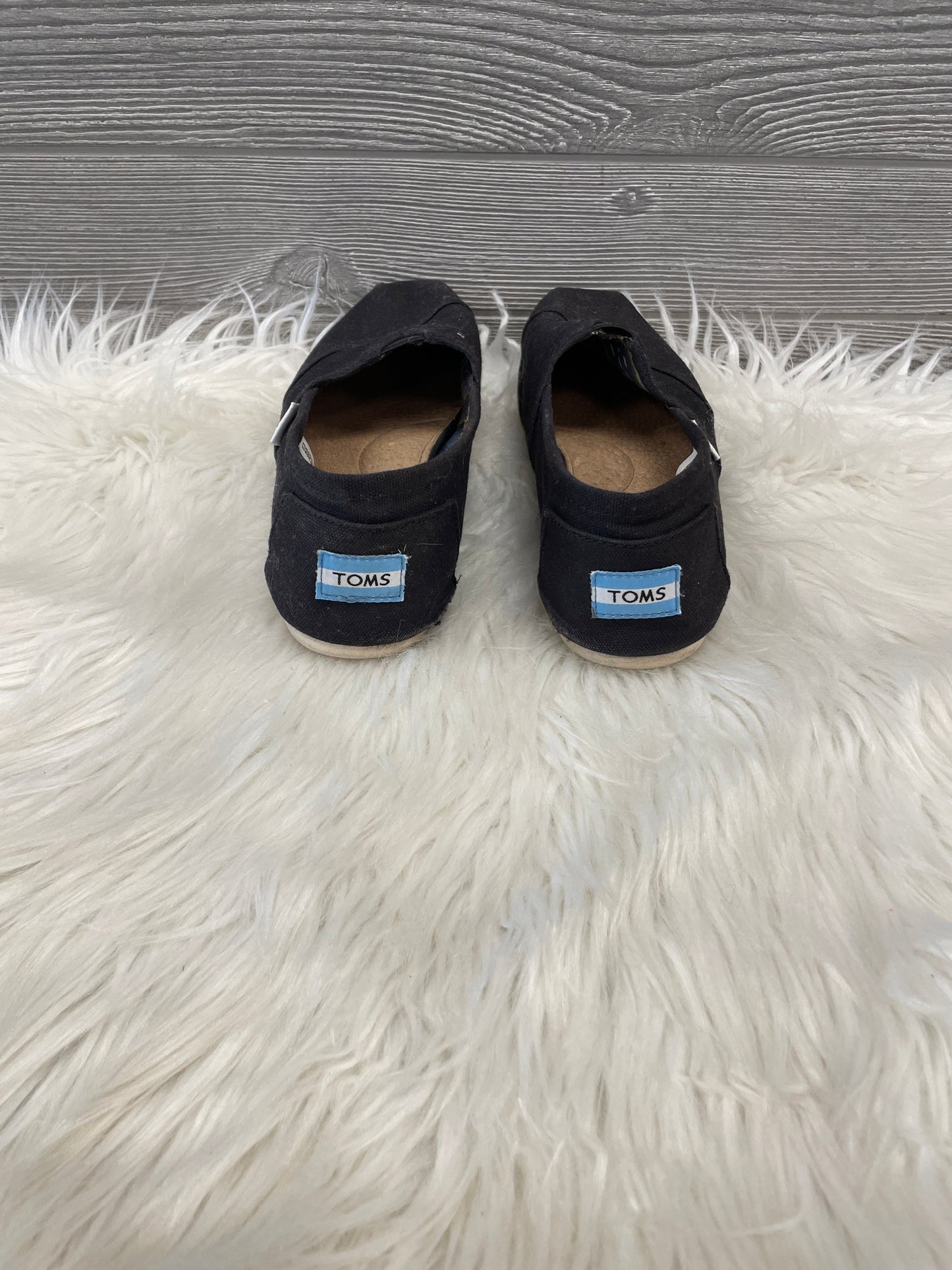 Shoes Flats By Toms In Black, Size: 8