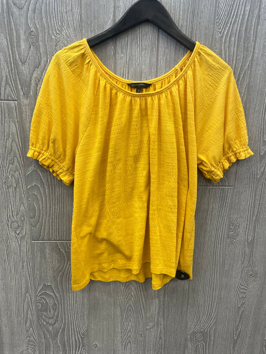 Top Short Sleeve By Banana Republic  Size: M