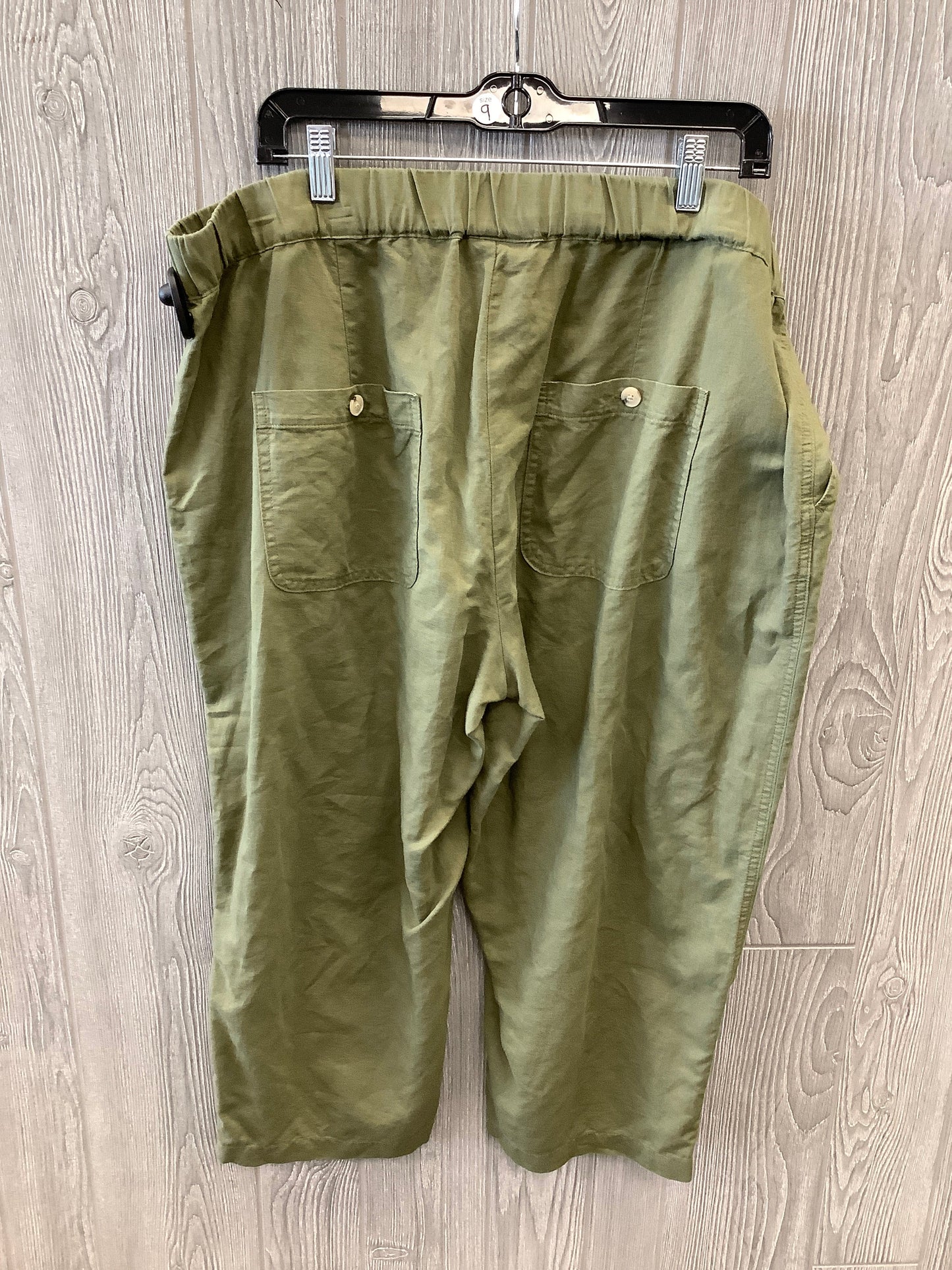 Capris By Liz Claiborne In Green, Size: 18