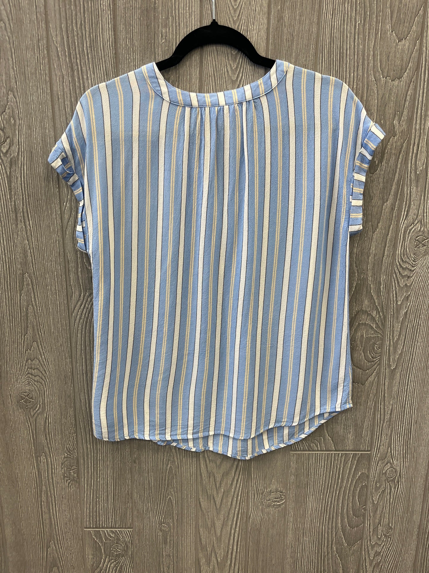 Top Short Sleeve By Liz Claiborne In Blue, Size: M