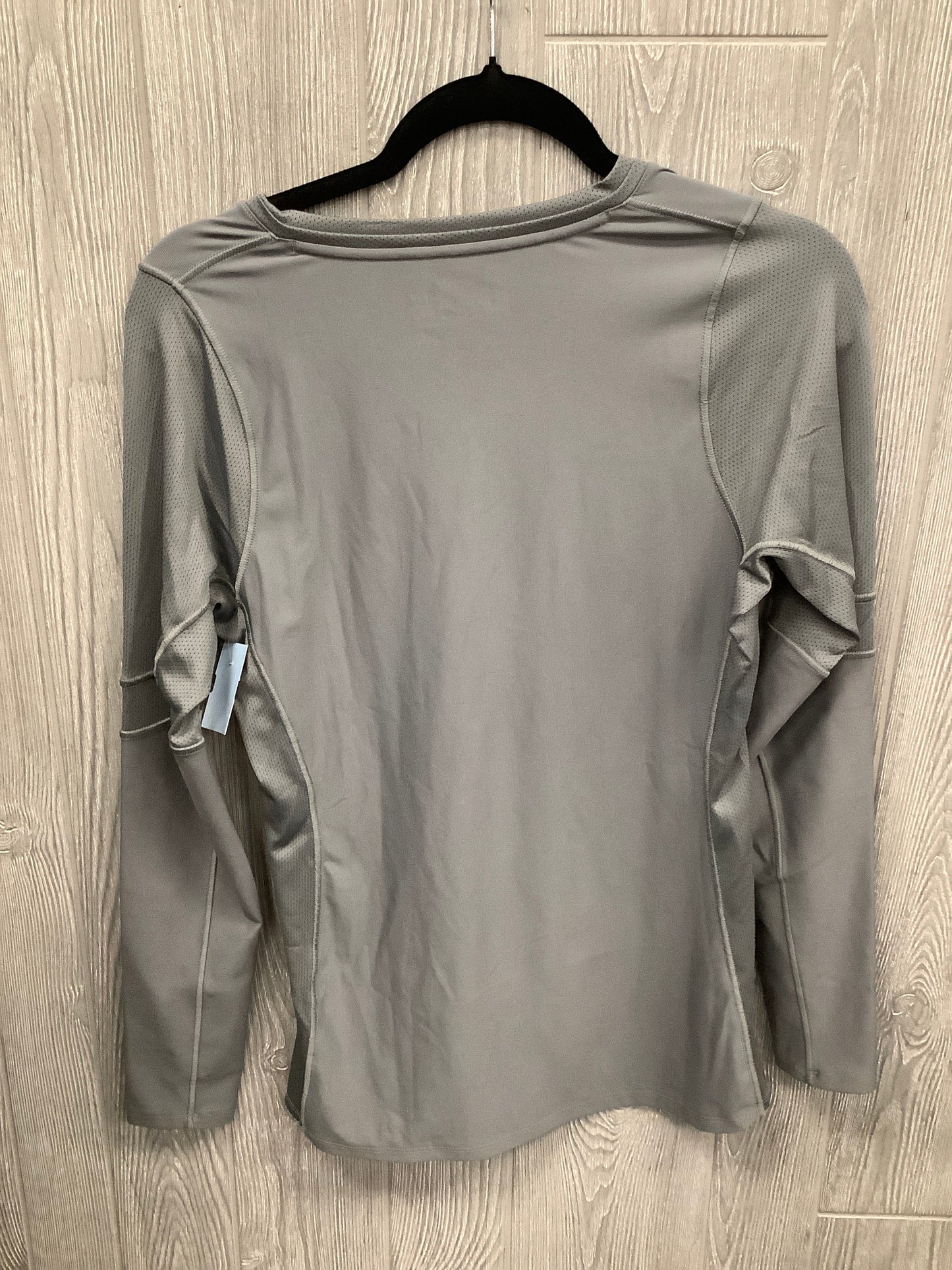 Athletic Top Long Sleeve Crewneck By Under Armour In Grey, Size: M