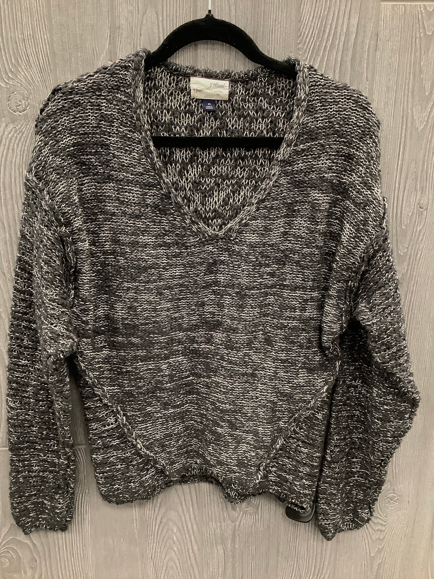 Sweater By Universal Thread In Grey, Size: Xs