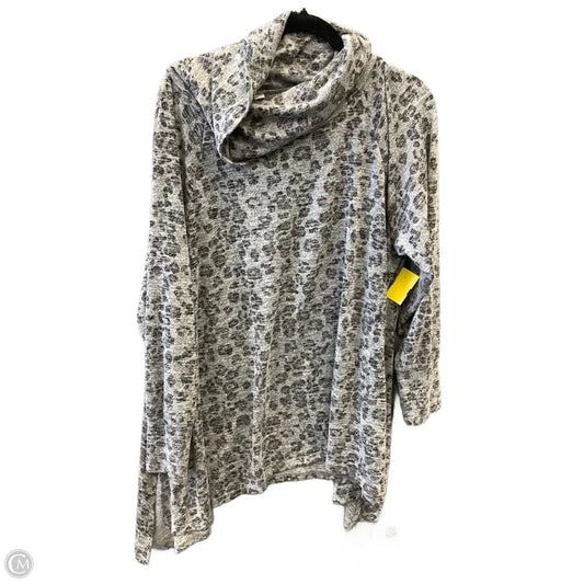 Top Long Sleeve By Cato In Grey, Size: 1x