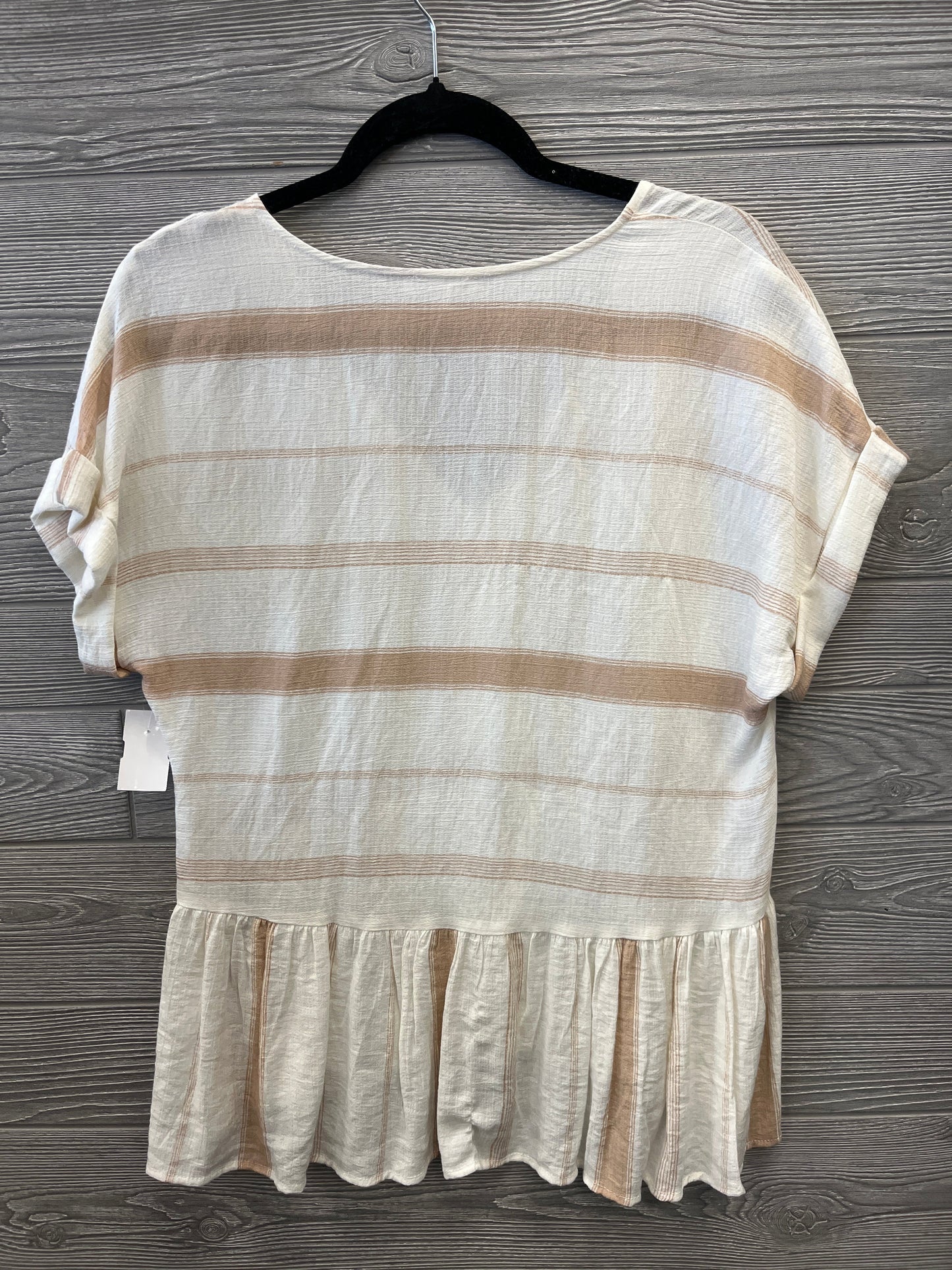 Top Short Sleeve By Blu Pepper In Cream, Size: S