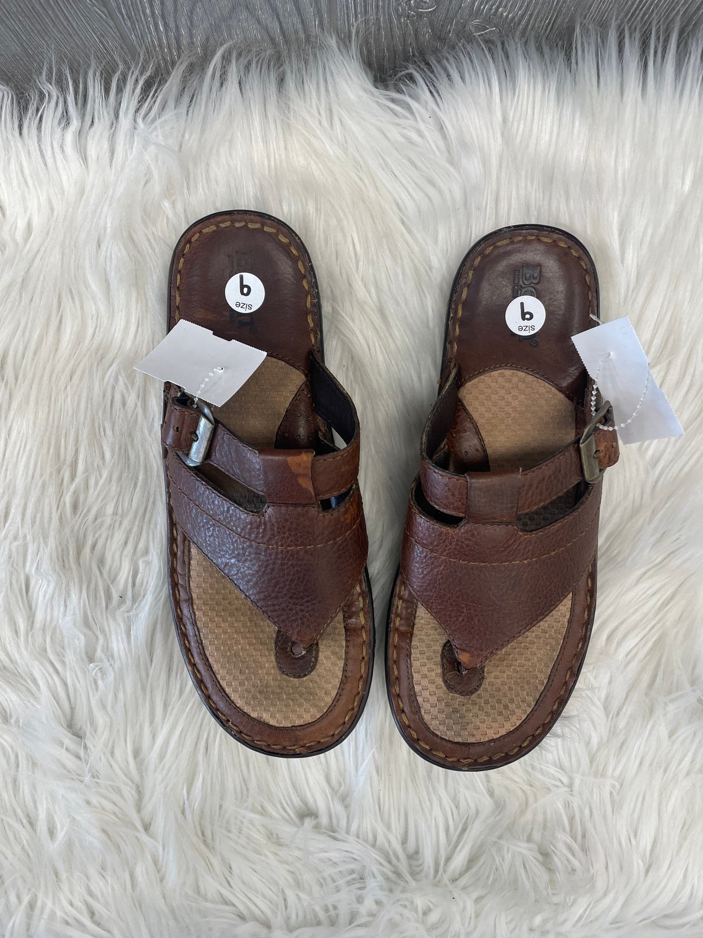 Brown Sandals Flats Born, Size 9