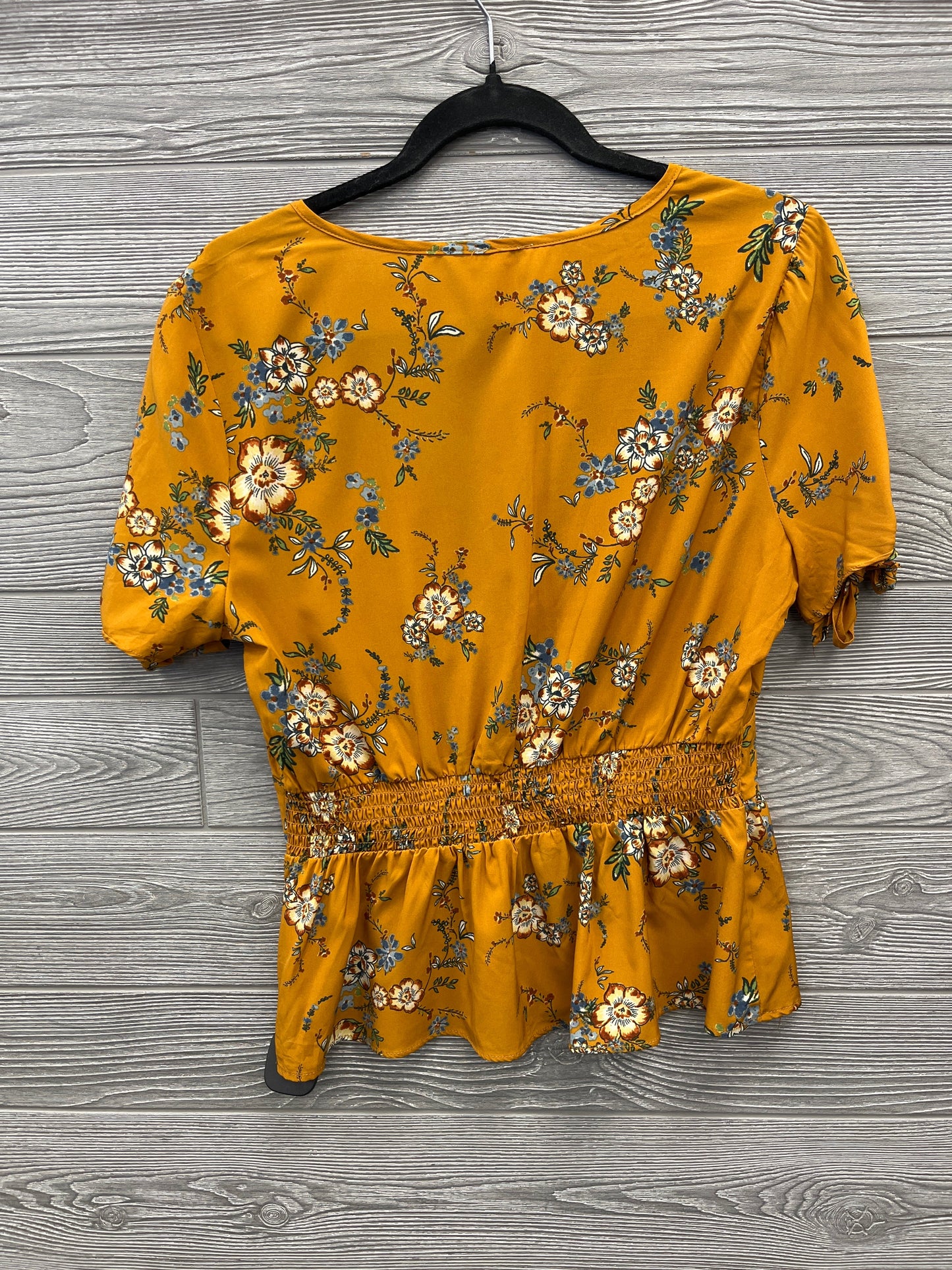 Blouse Short Sleeve By Lily White In Yellow, Size: M