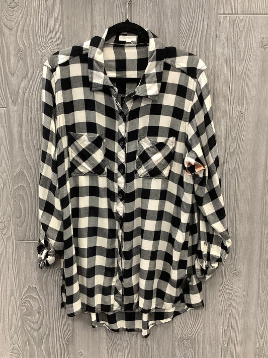 Top Long Sleeve By Maurices In Plaid Pattern, Size: Xl