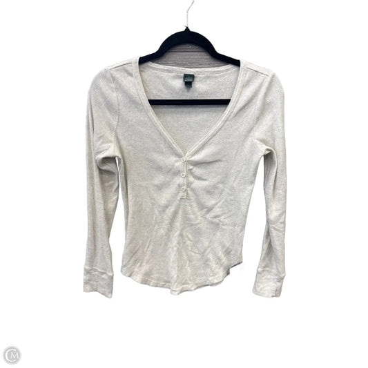 Top Long Sleeve By Wild Fable In White, Size: M