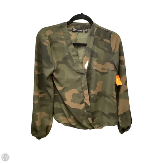 Top Long Sleeve By New York And Co In Camouflage Print, Size: Xs
