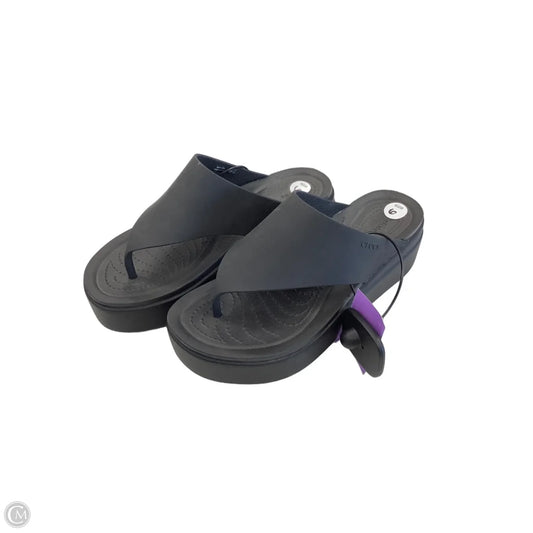 Sandals Heels Platform By Crocs In Black, Size: 6