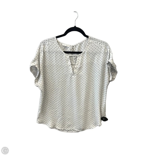 Top Short Sleeve By Maurices In Polkadot Pattern, Size: M