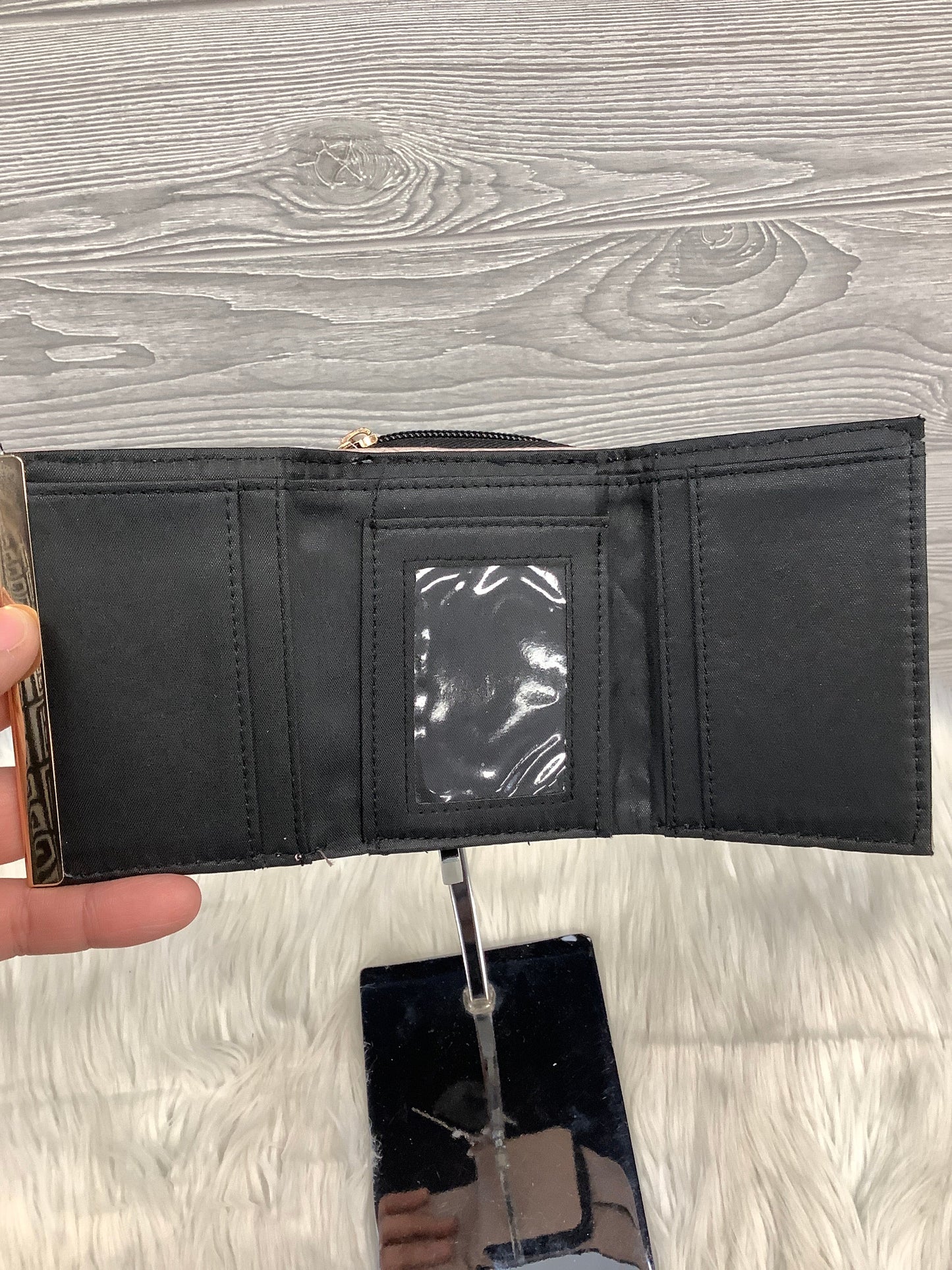 Wallet By Clothes Mentor, Size: Small