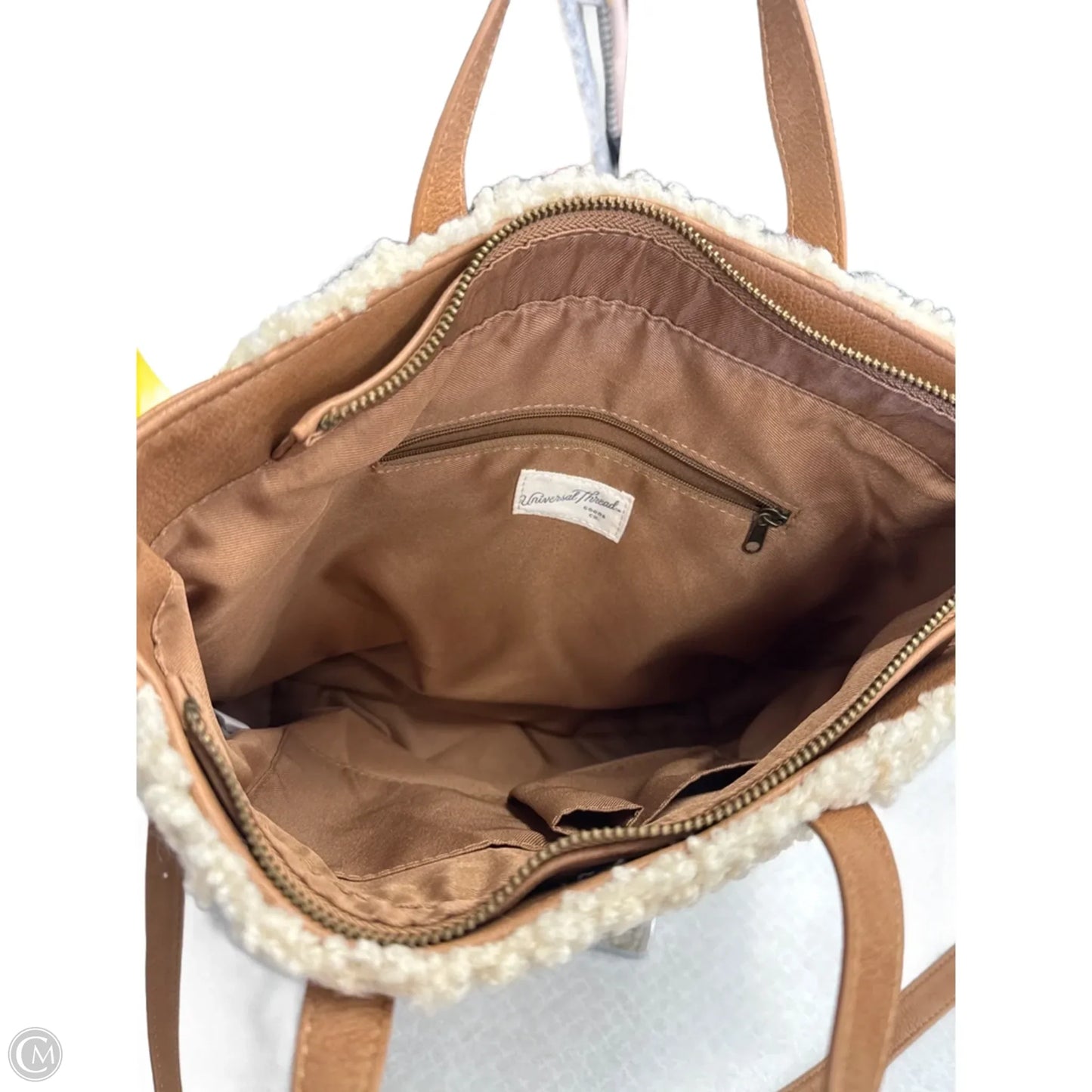 Crossbody By Universal Thread, Size: Medium