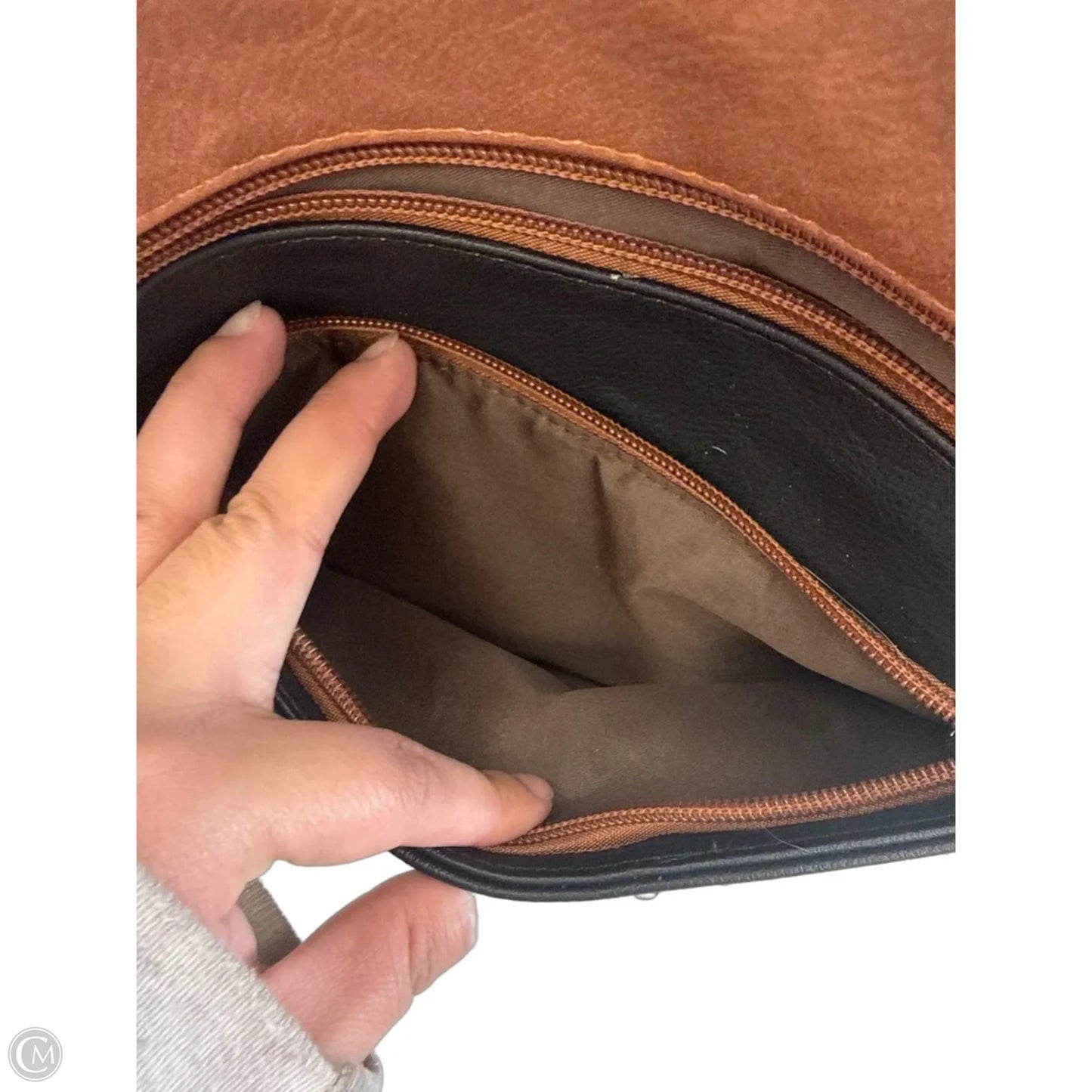 Crossbody By Clothes Mentor, Size: Medium