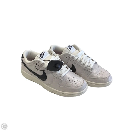 Shoes Athletic By Nike In Black & White, Size: 7.5