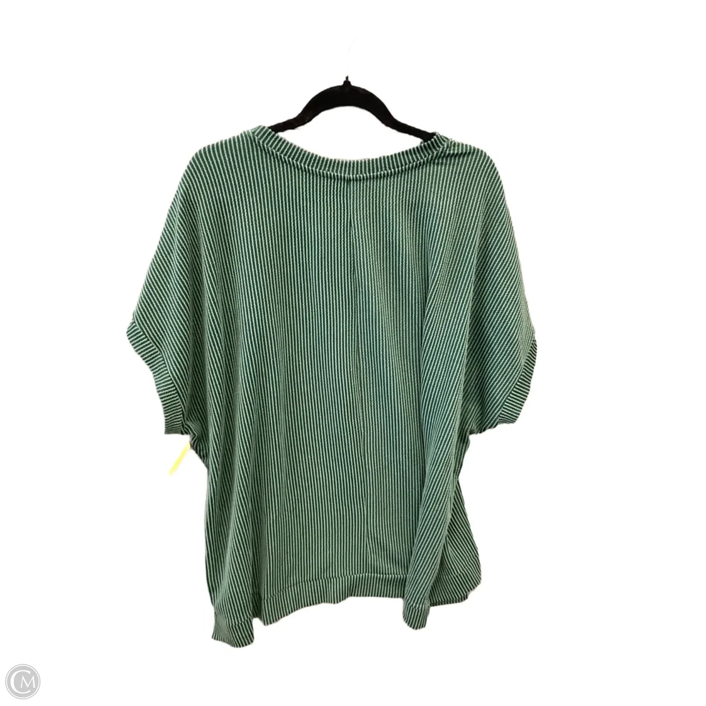 Top Short Sleeve By Dokotoo In Green, Size: Xl