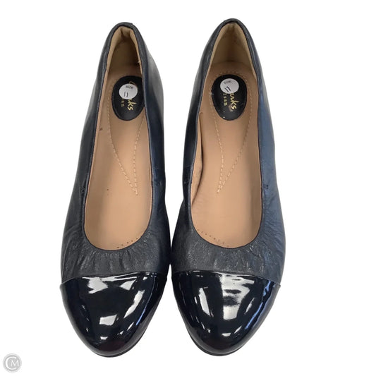 Shoes Flats By Clarks In Black, Size: 11