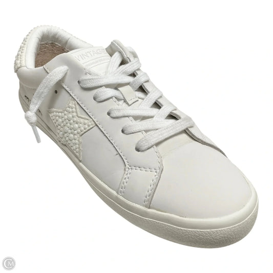 Shoes Sneakers By Vintage Havana In White, Size: 7.5