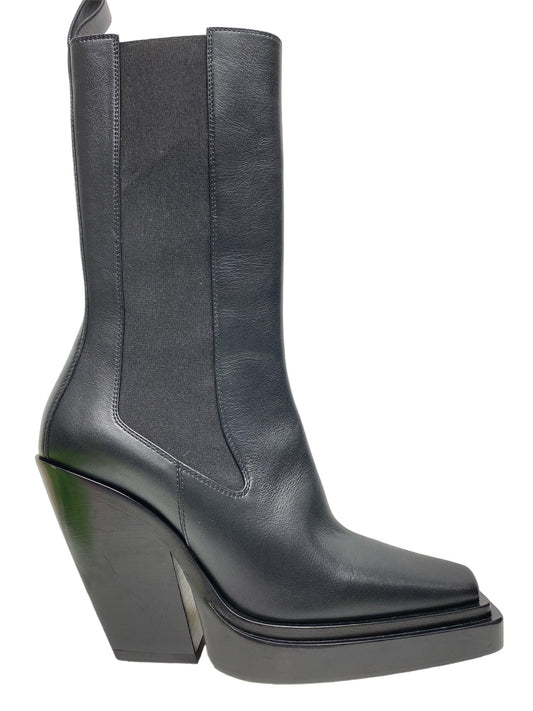 Boots Luxury Designer By Bottega Veneta  Size: 7.5