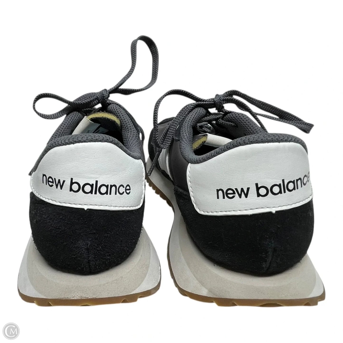 Shoes Sneakers By New Balance In Grey & White, Size: 9