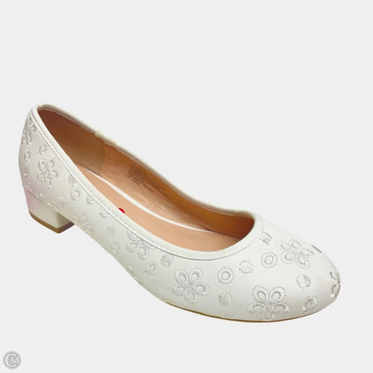 Shoes Flats By Steve Madden In White, Size: 5