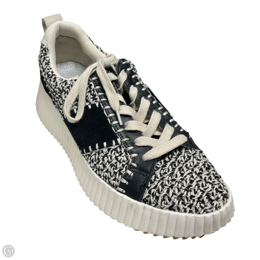 Shoes Sneakers By Dolce Vita In Black & White, Size: 8