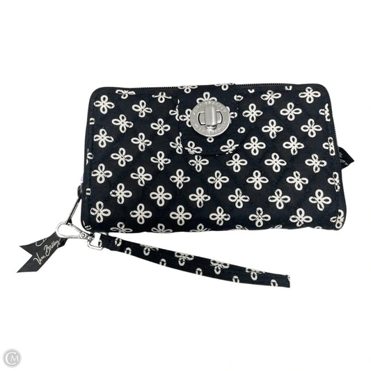 Wristlet By Vera Bradley, Size: Medium