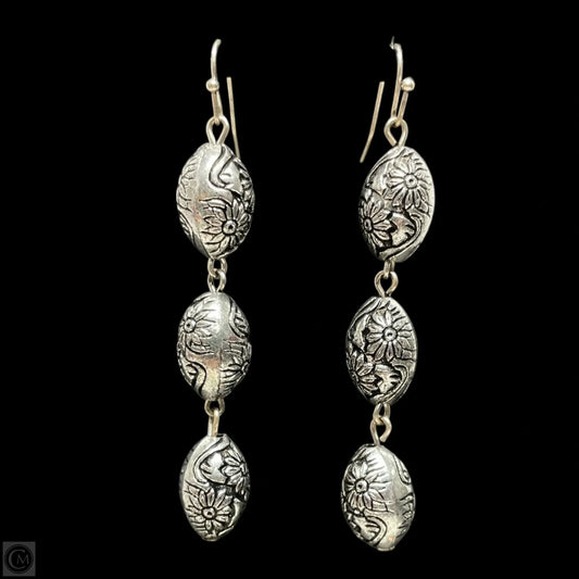 Earrings Dangle/drop By Clothes Mentor