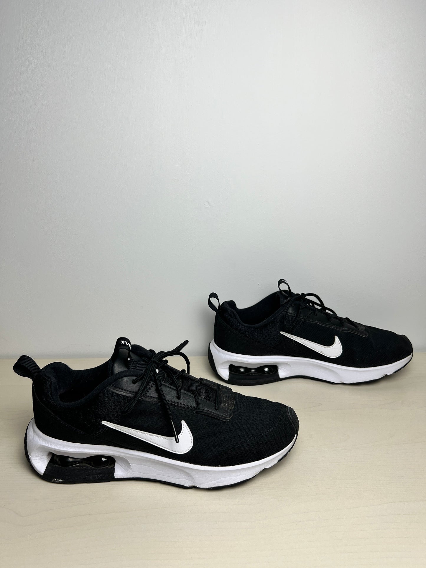 Shoes Athletic By Nike In Black, Size: 9.5