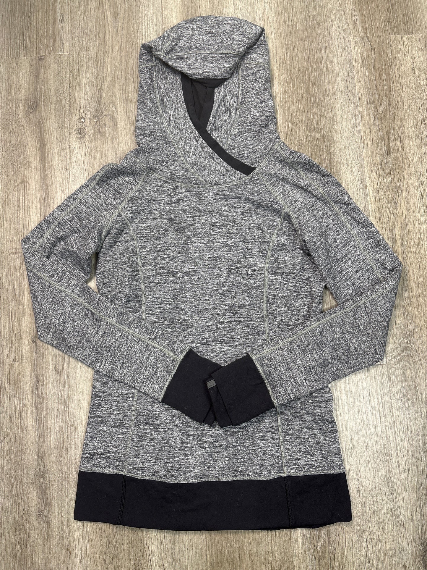 Athletic Top Long Sleeve Hoodie By Lululemon In Grey, Size: S