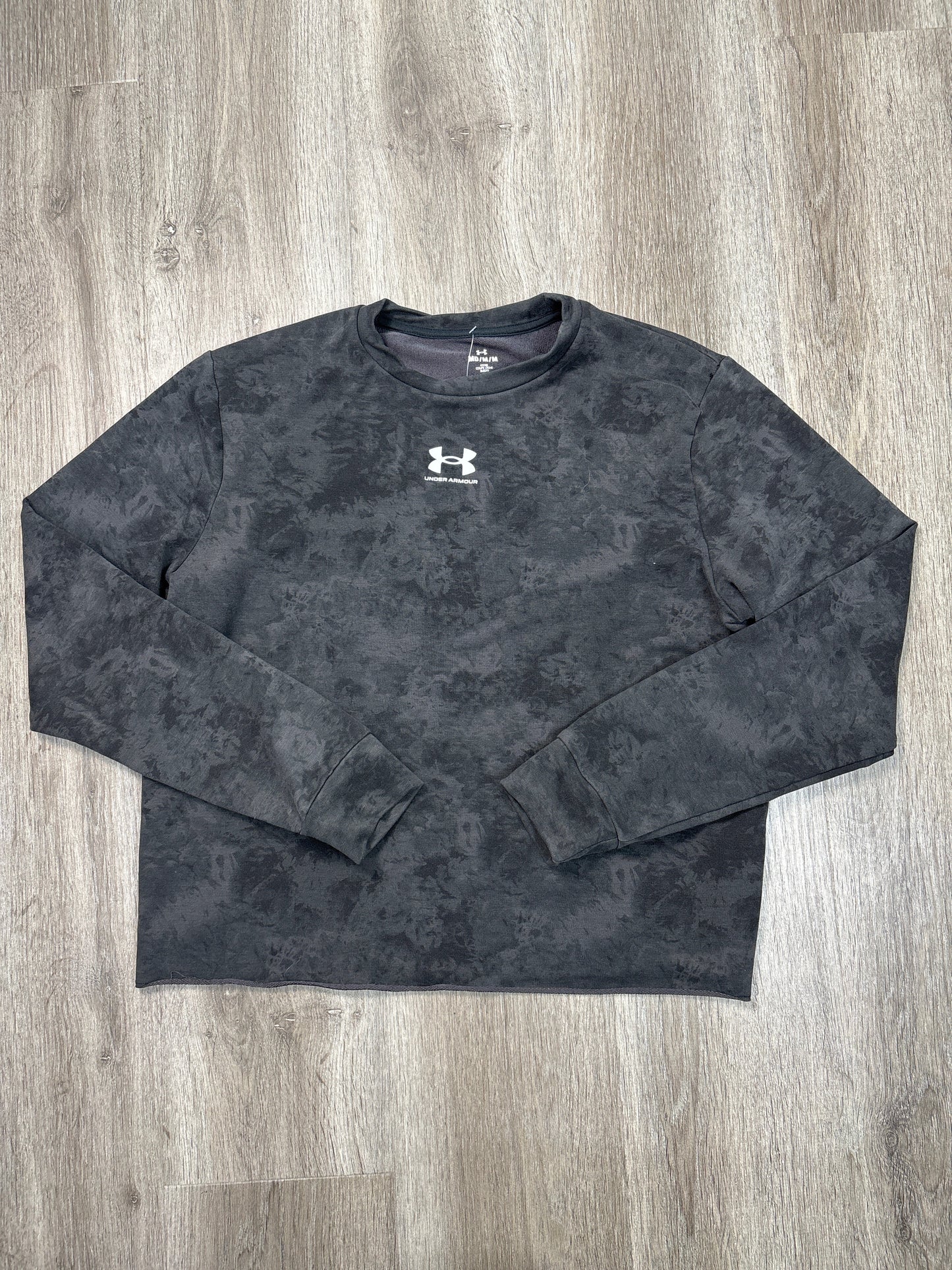 Athletic Top Long Sleeve Crewneck By Under Armour In Grey, Size: M