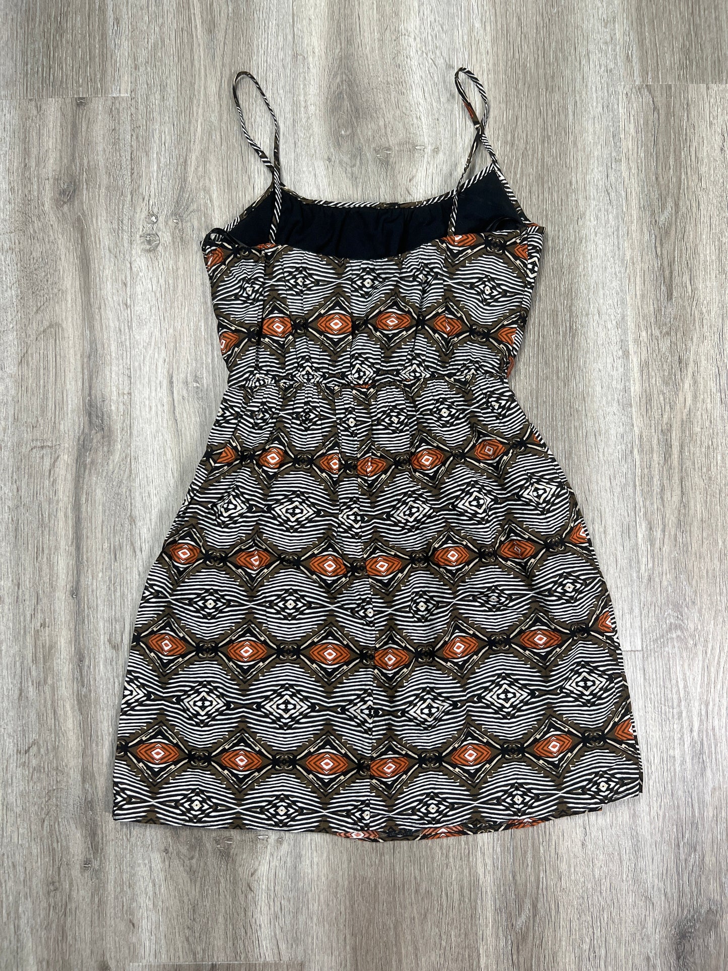 Dress Casual Short By City Triangles  Size: S