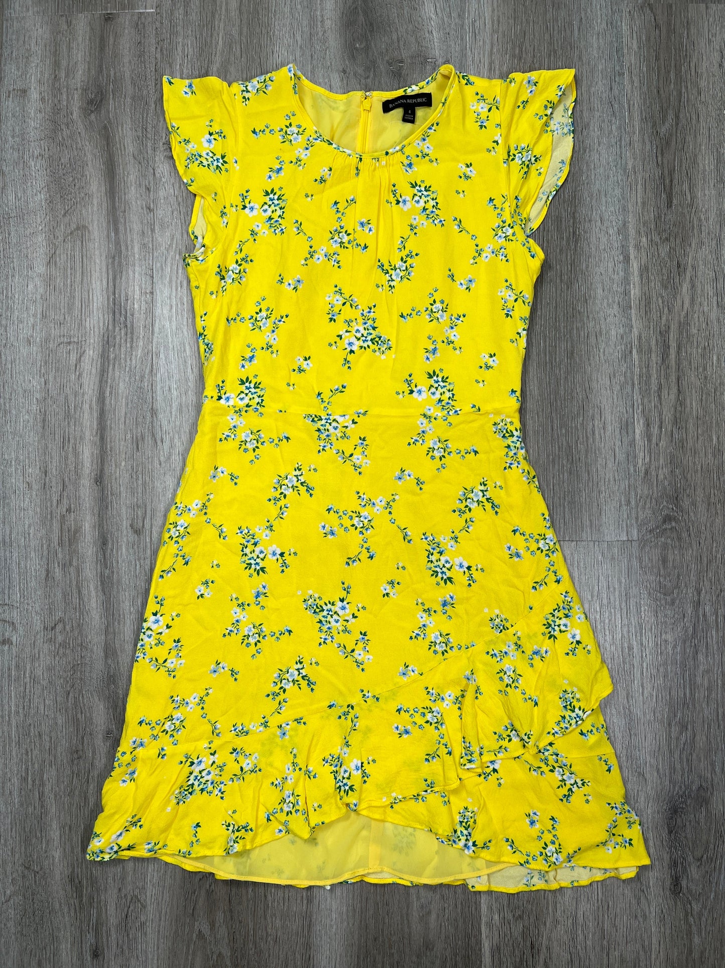 Dress Casual Short By Banana Republic  Size: S