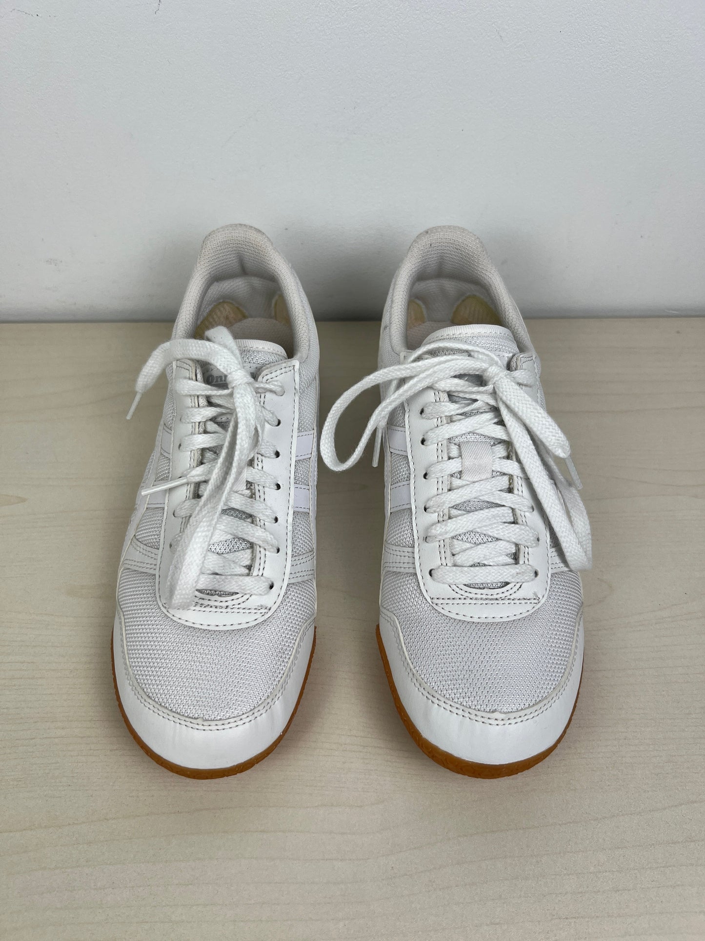 White Shoes Athletic Onitsuka, Size 5