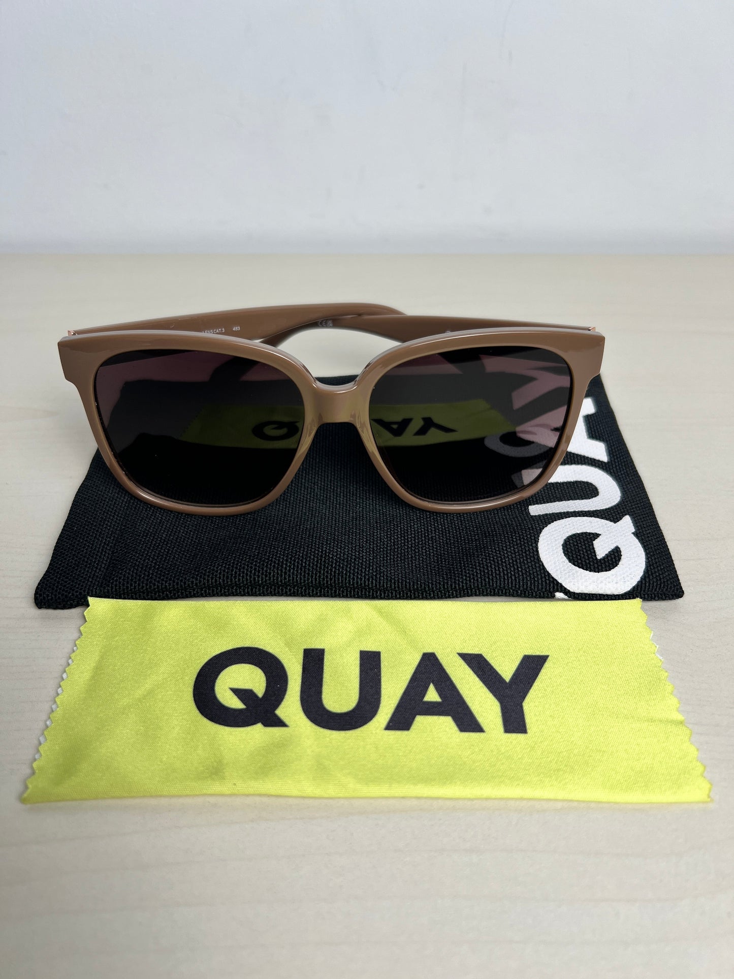 Sunglasses By QUAY, Size: Large