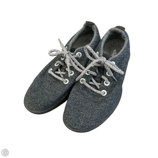 Shoes Sneakers By Cmc In Grey, Size: 9