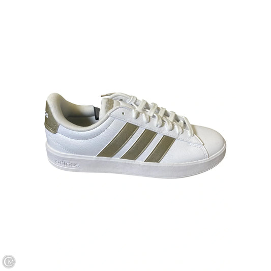 Shoes Sneakers By Adidas In White, Size: 9.5