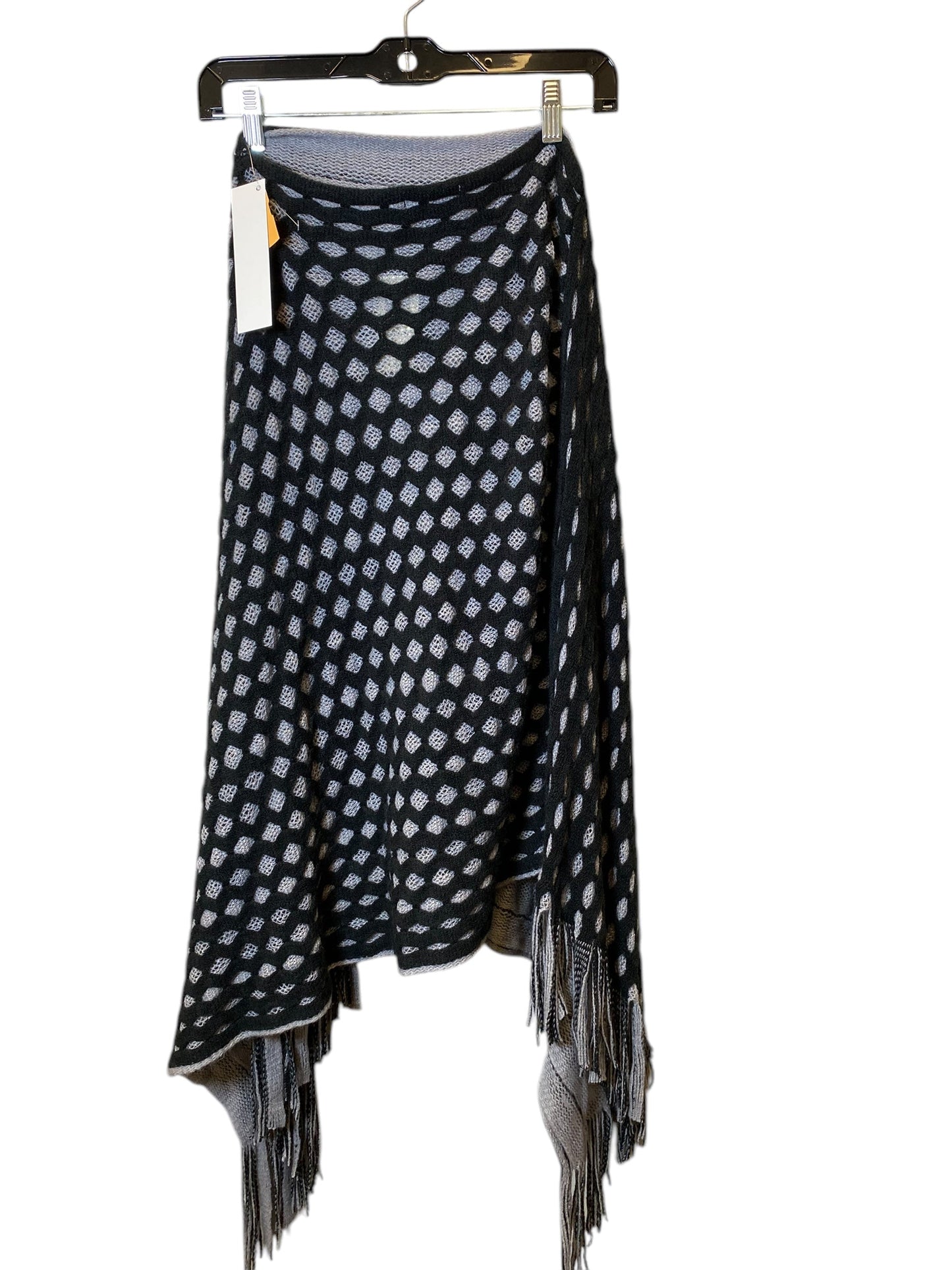 Shawl By Max Edition In Black & Grey, Size: M