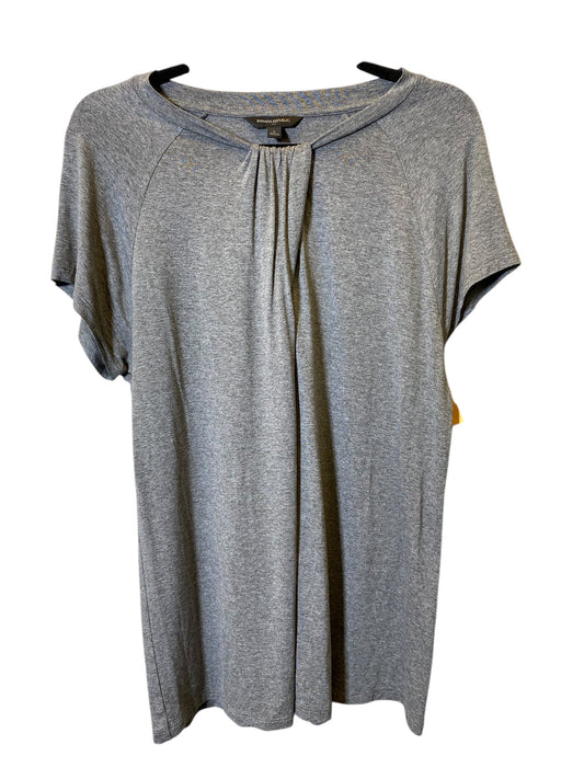 Top Short Sleeve Basic By Banana Republic In Grey, Size: L